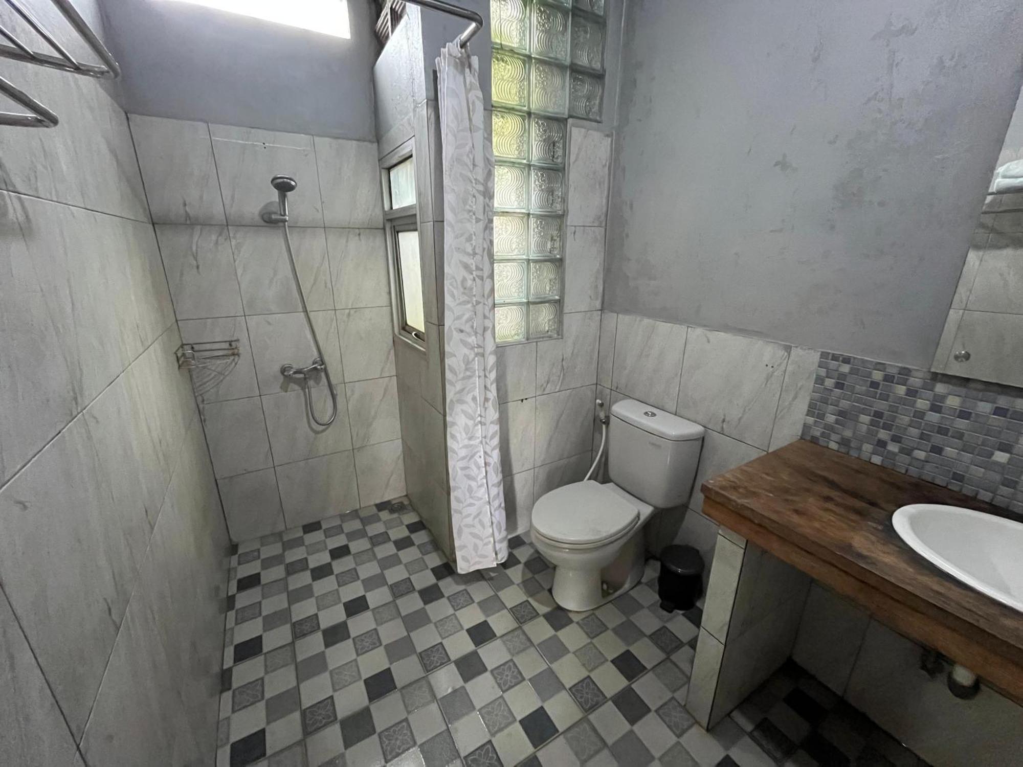 Saka Homestay Boutique & Cafe Magelang Buitenkant foto
