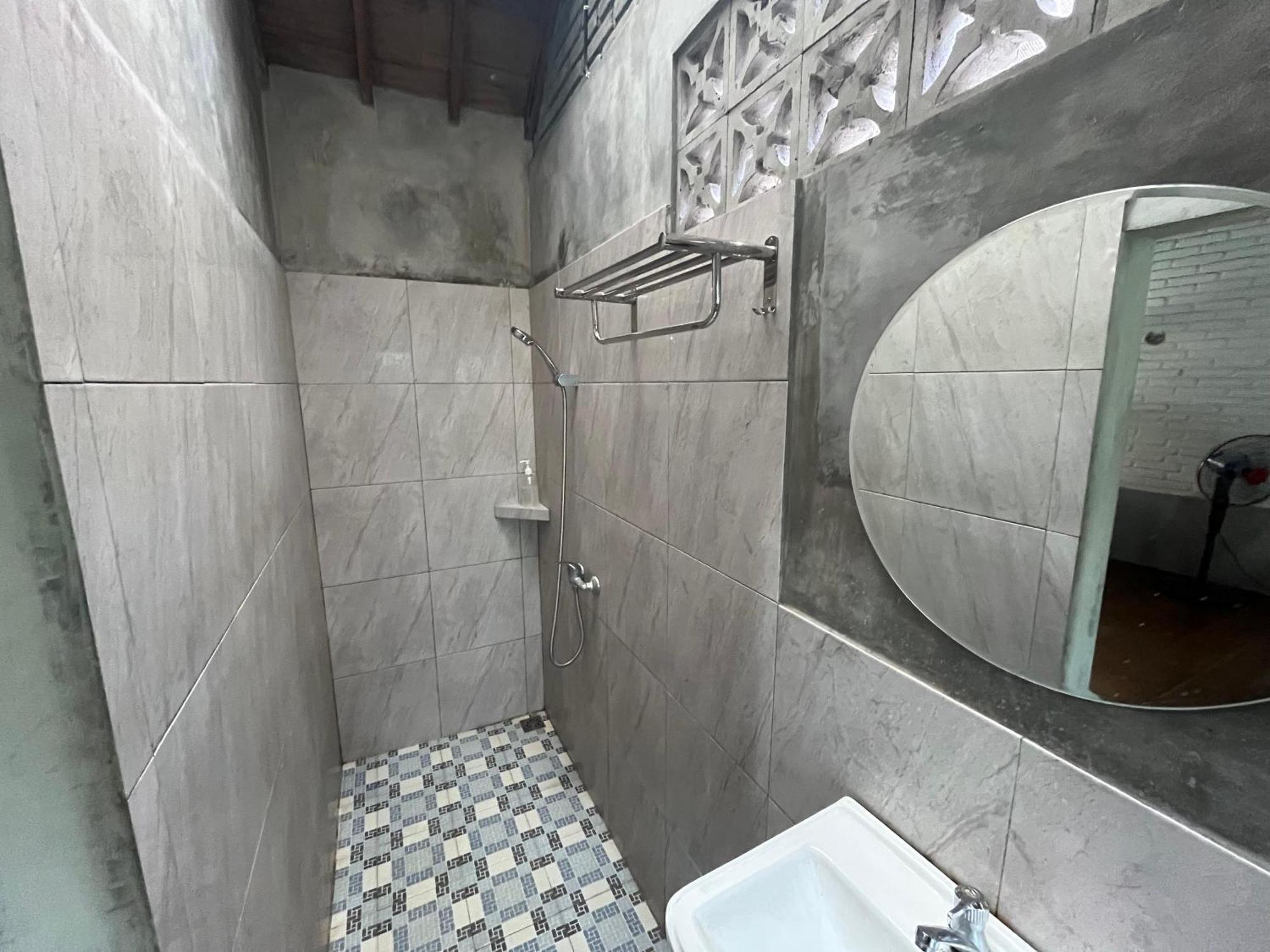 Saka Homestay Boutique & Cafe Magelang Buitenkant foto