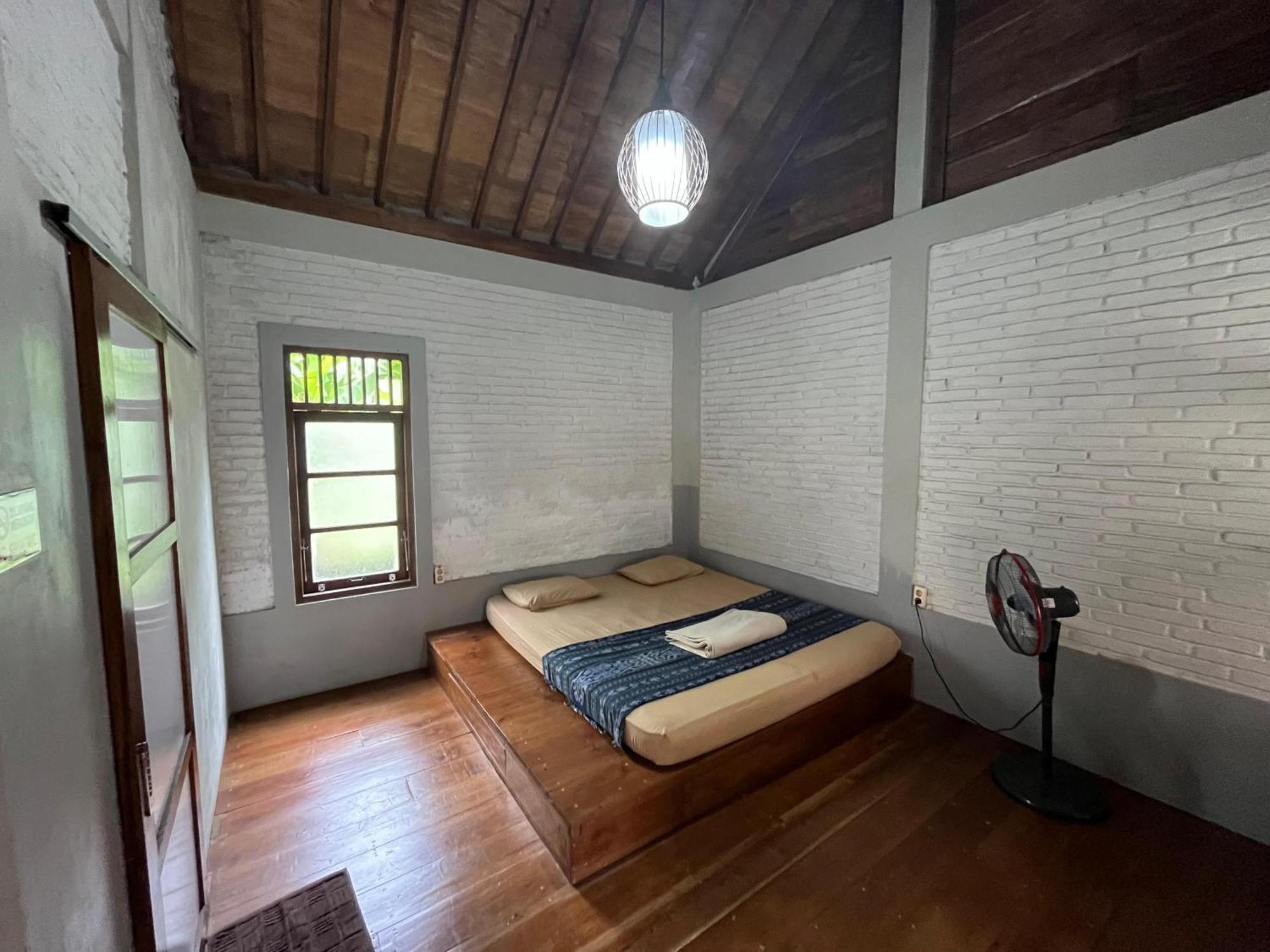 Saka Homestay Boutique & Cafe Magelang Buitenkant foto